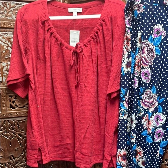 Blue Floral Ankle Cropped Pants - Picture 2 of 9